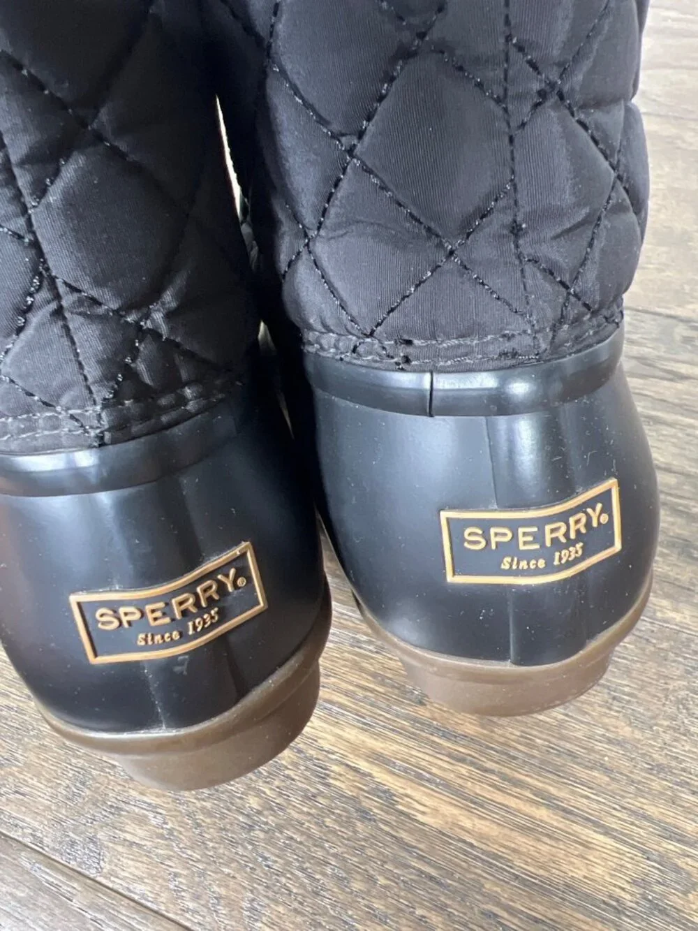 SPERRY Saltwater Quilt Nylon Duck Boot Black Sz 10 STS94063 EUC
